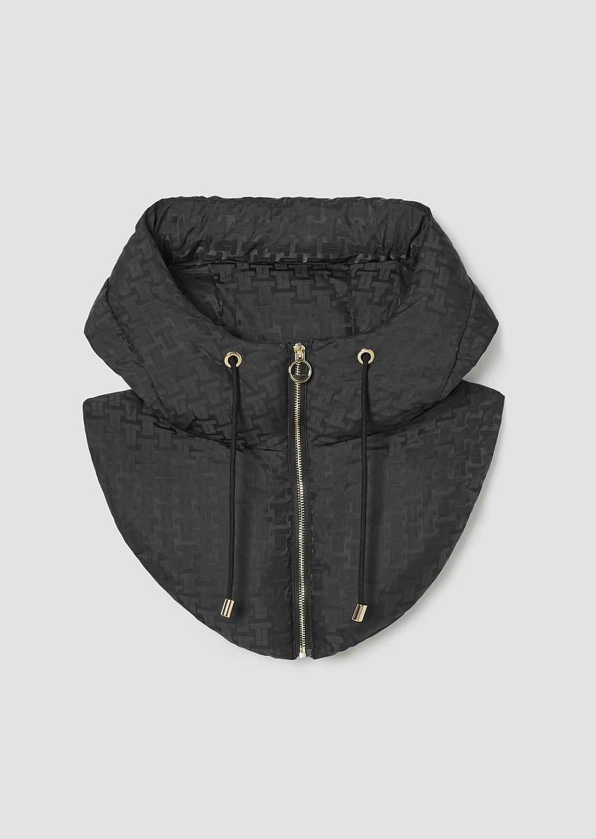 Daria черный капюшон Daria черный капюшон