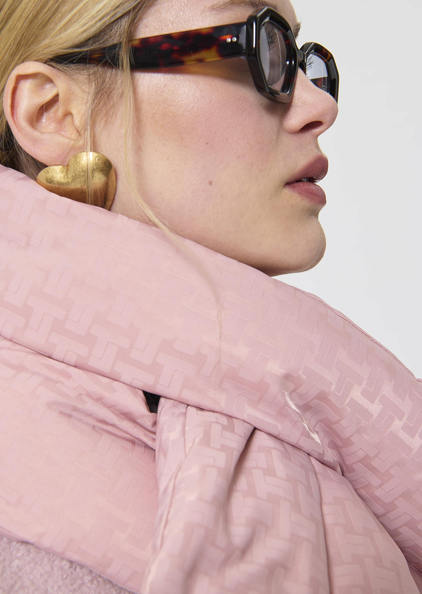 Daria пудрово-розовый дутый шарф-пуховик Daria пудрово-розовый дутый шарф-пуховик