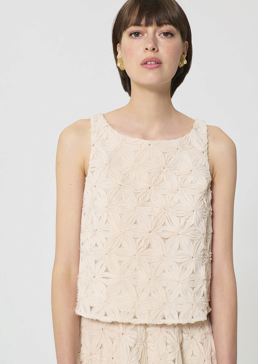 Tulipe бежевый топ с рельефным цветочным узором Tulipe бежевый топ с рельефным цветочным узором