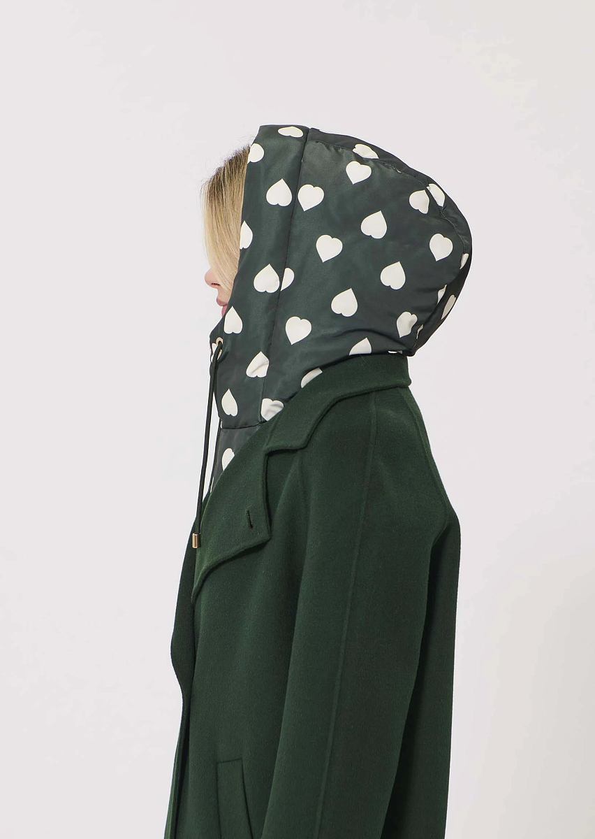 Daria зеленый капюшон