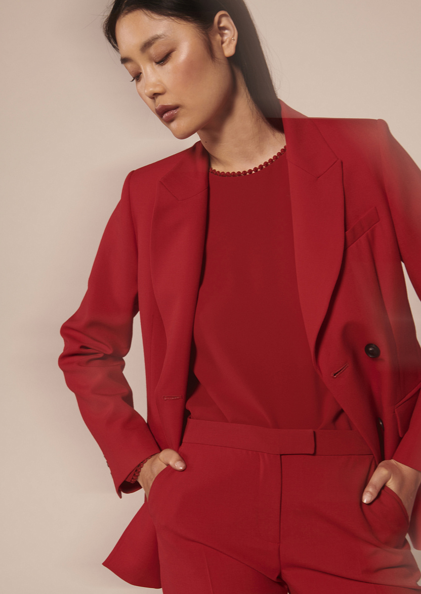 Топ из крепа в красном цвете Топ из крепа в красном цвете