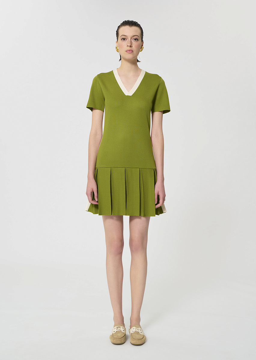 Ricca зеленое платье из технологичного трикотажа Ricca зеленое платье из технологичного трикотажа