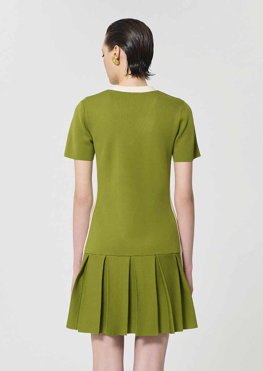 Ricca зеленое платье из технологичного трикотажа Ricca зеленое платье из технологичного трикотажа