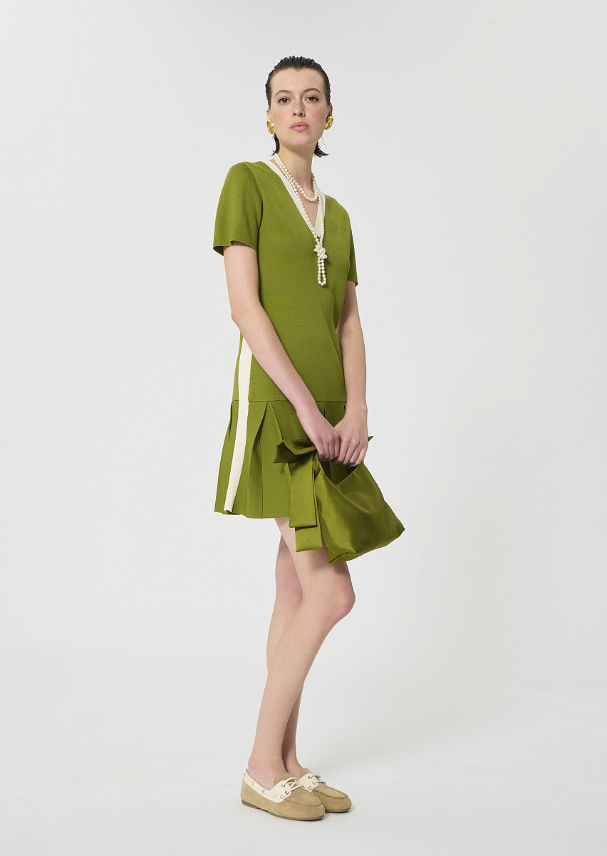 Ricca зеленое платье из технологичного трикотажа Ricca зеленое платье из технологичного трикотажа